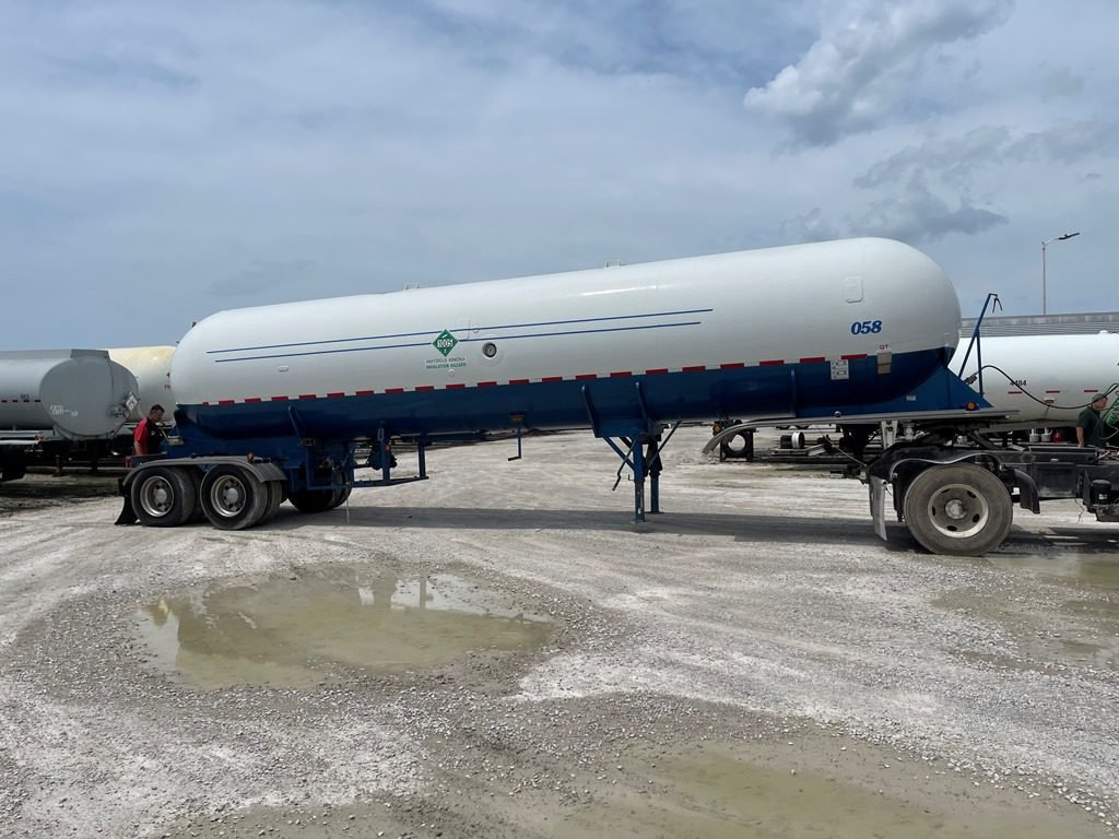Superior NH3 Transport 10450 Gallon Trailer