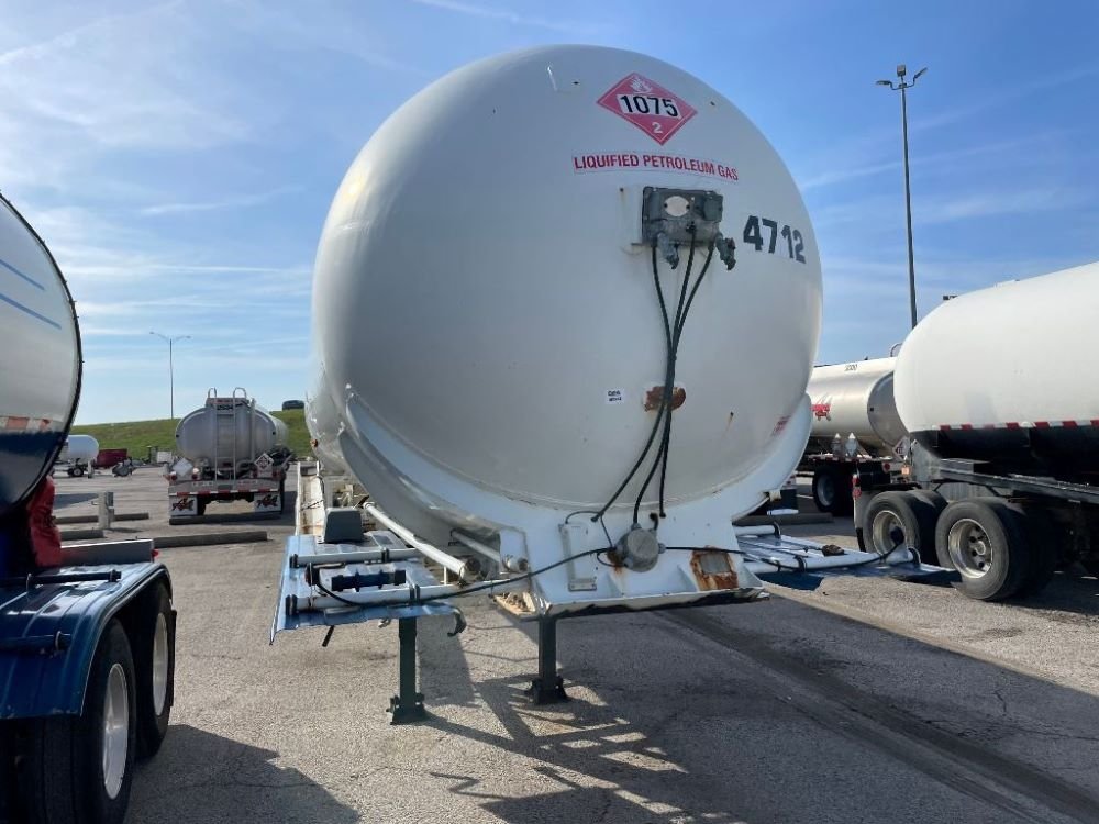 Lubbock NH3 Transport Trailer 10400 Gallon