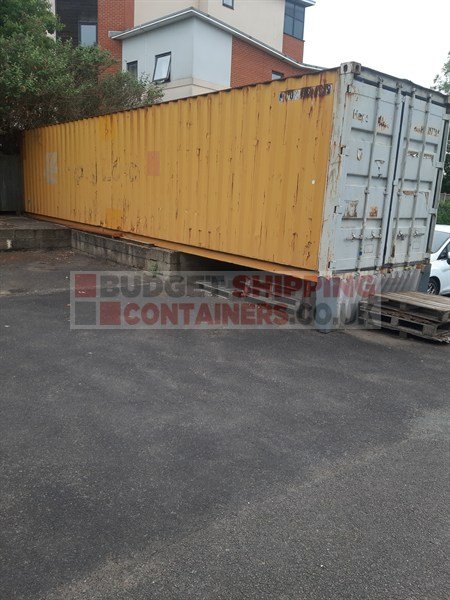Damaged 40ft Shipping Containers (London)