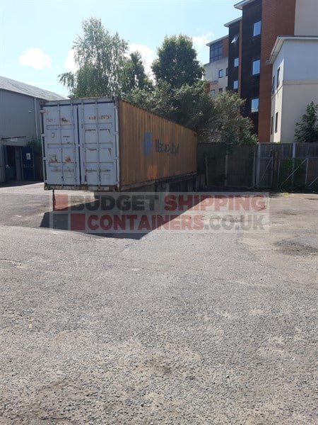 Damaged 40ft Shipping Containers (London)
