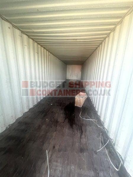 Damaged 40ft Shipping Containers (London)